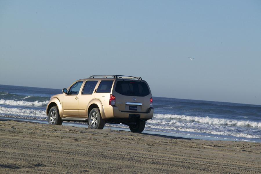  Nissan Pathfinder 2009 года  (фото 15 из 110)